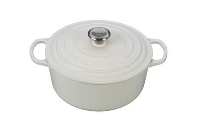 Le Creuset Signature Enameled Cast-Iron 5½-Quart Round French Oven, made to last
