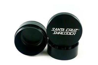 Santa Cruz Shredder Medium 3-Piece, sharp teeth, ample collection chamber