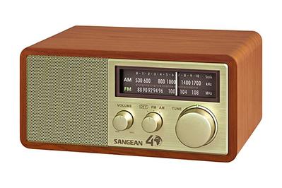 Sangean WR-11SE, a more traditional (but still retro) look