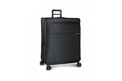 Briggs & Riley Baseline Medium Expandable 25″ Spinner, hefty luggage for a heftier price