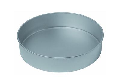Chicago Metallic Commercial II Nonstick 9-Inch Round Cake Pan, durable at a more affordable price