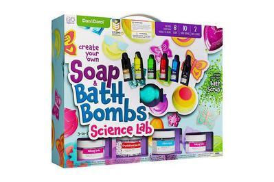 Dan&Darci Create Your Own Soap & Bath Bombs Science Lab, the best diy bath bomb kid kit