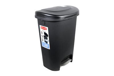 Rubbermaid Step-On Trash Can, the best trash can under $30
