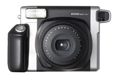 Fujifilm Instax Wide 300, bigger and wider photos